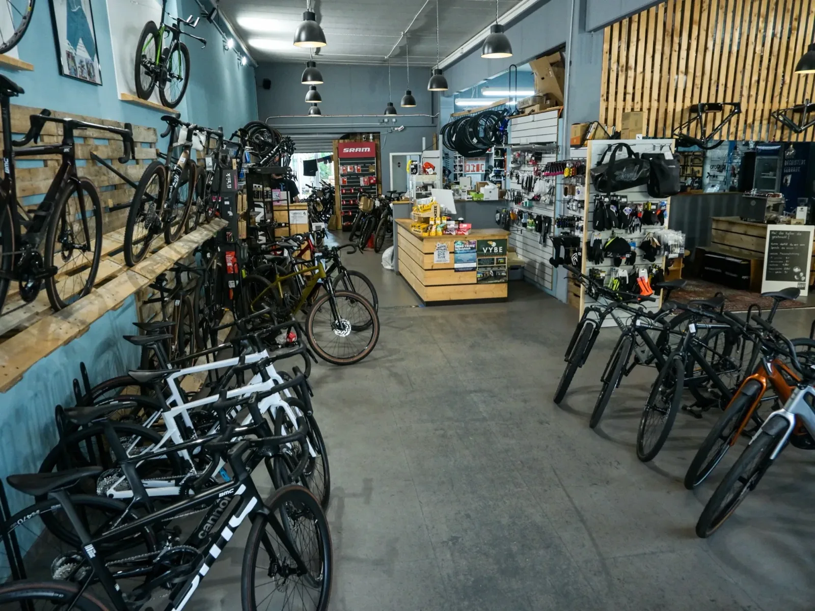 Verkaufsraum von Tri Shop Saar in Saarbrücken