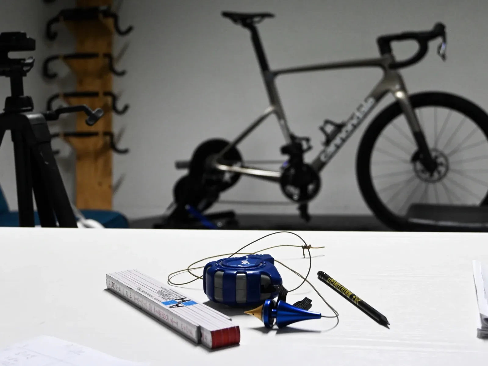 Vermessung im Fittingraum bei Tri Shop Saar in Saarbrücken