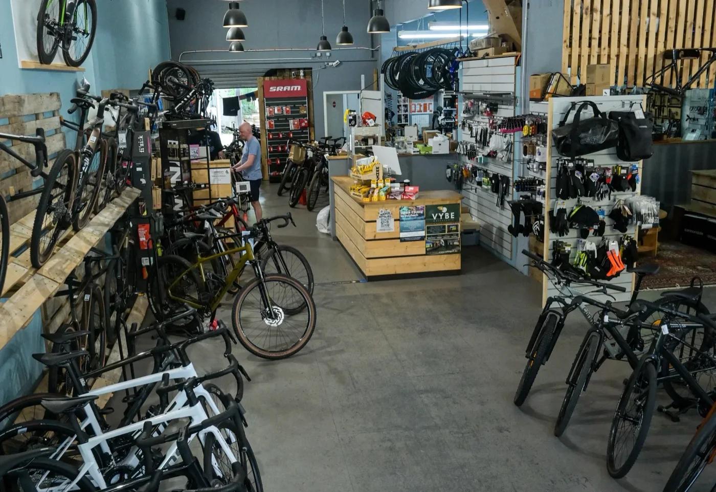 Verkaufsraum von Tri Shop Saar in Saarbrücken