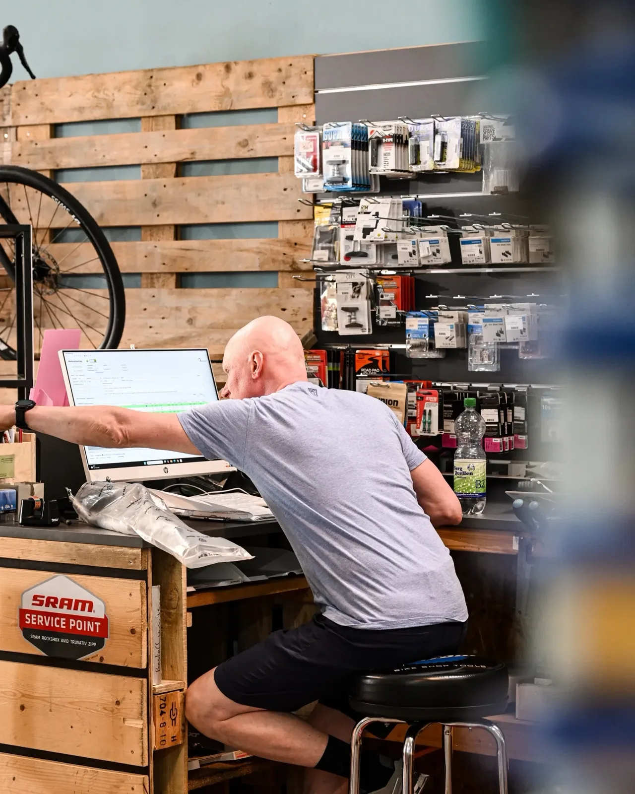 Radannahme in der Werkstatt von Tri Shop Saar in Saarbrücken