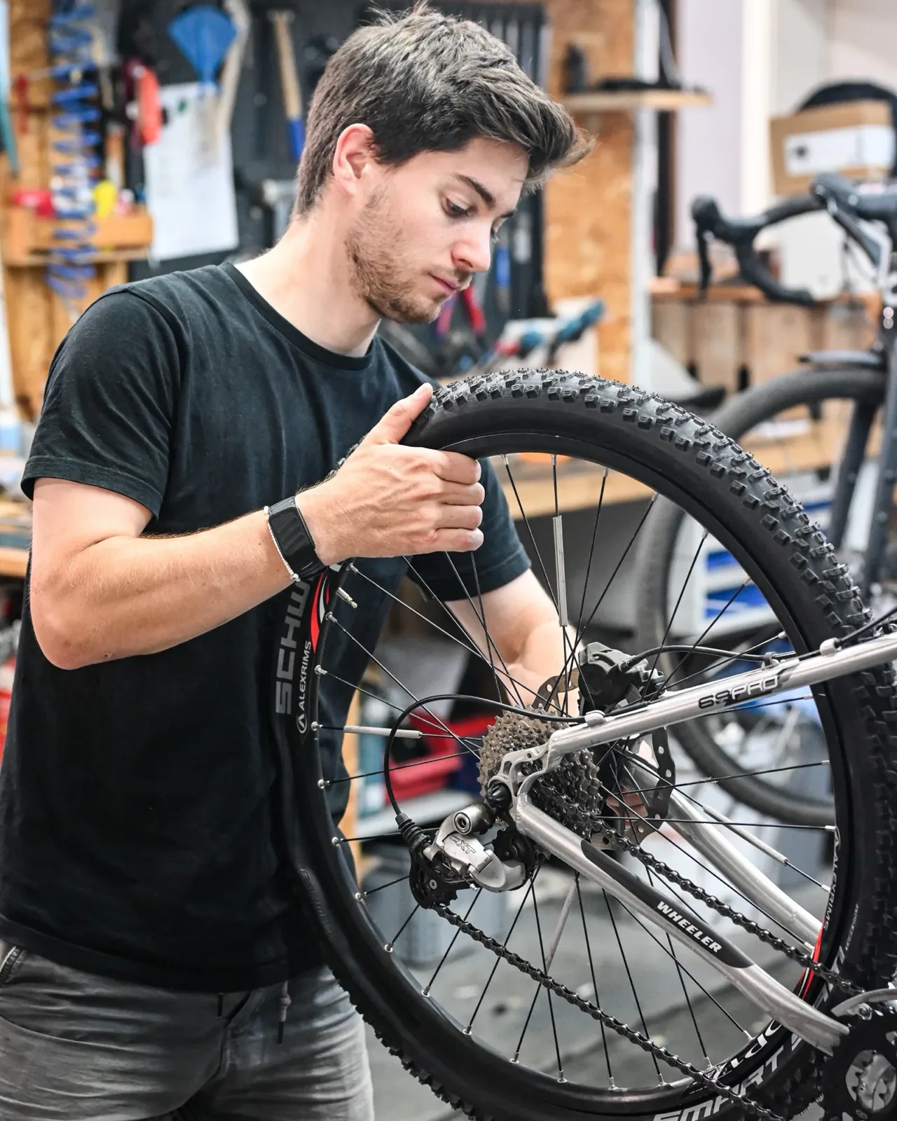 Mountainbike in der Werkstatt von Tri Shop Saar in Saarbrücken